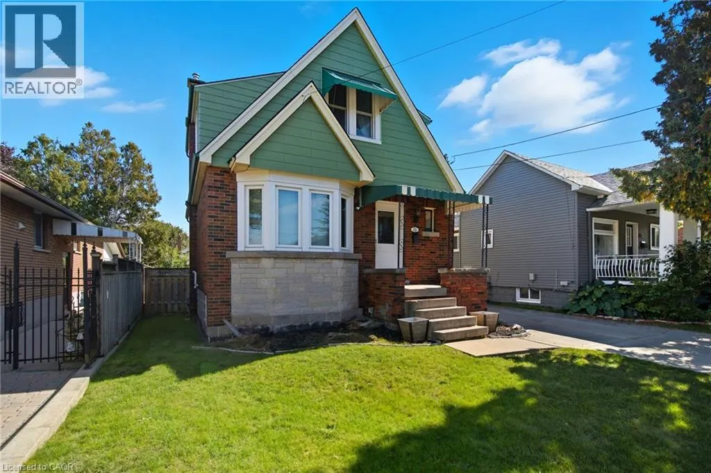 181 CRAIGROYSTON Road