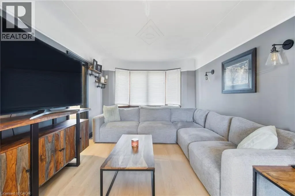 181 CRAIGROYSTON Road