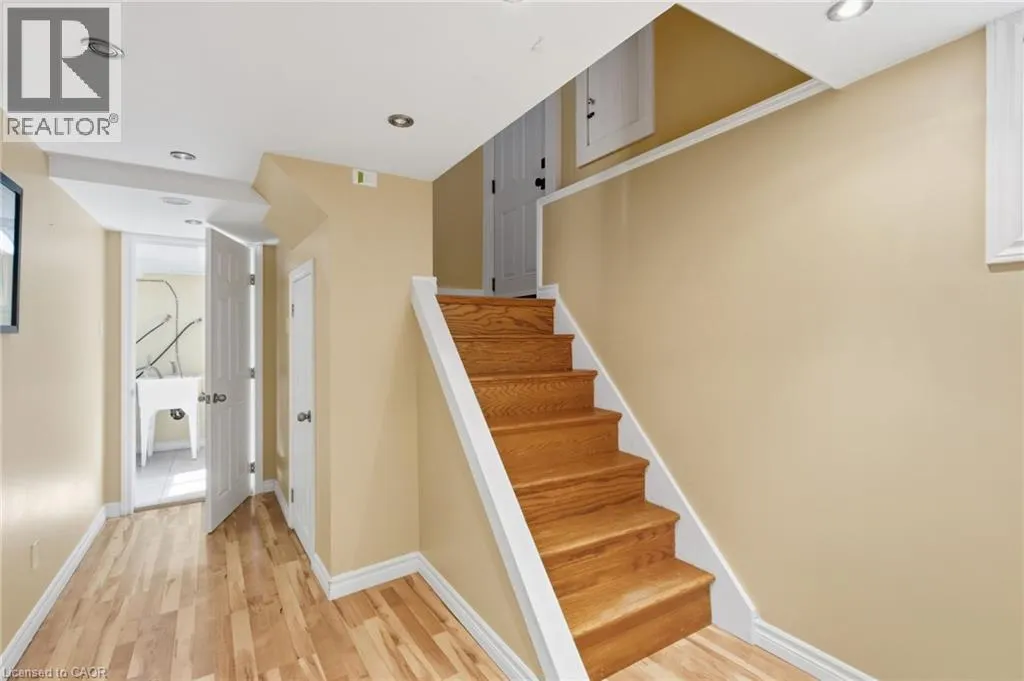 181 CRAIGROYSTON Road
