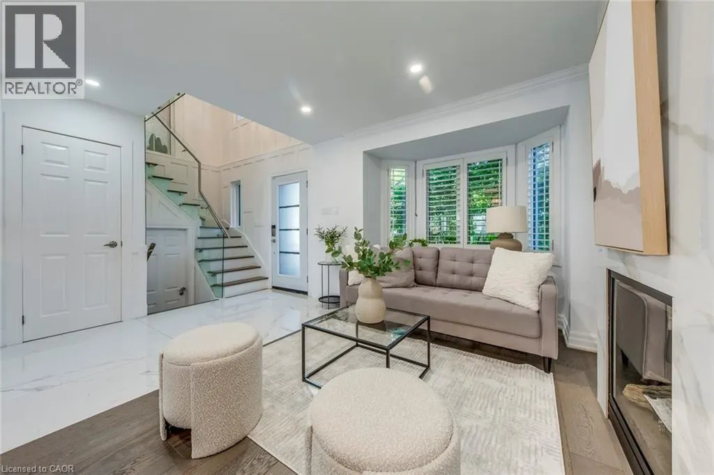43 SOUTH KINGSWAY Way