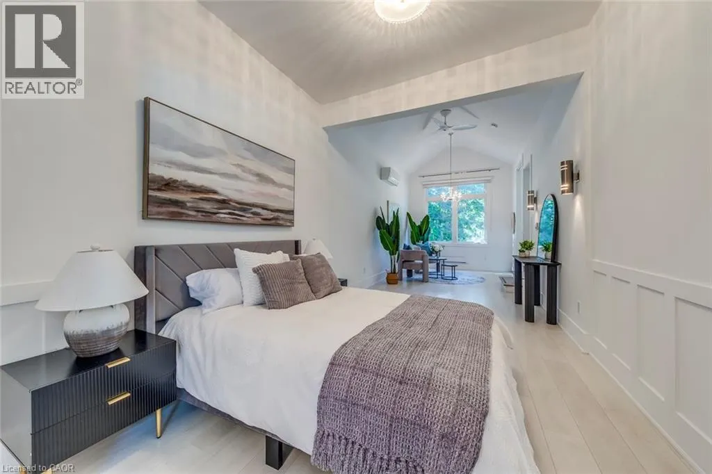 43 SOUTH KINGSWAY Way