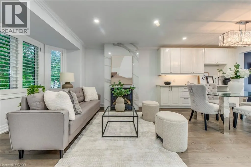 43 SOUTH KINGSWAY Way