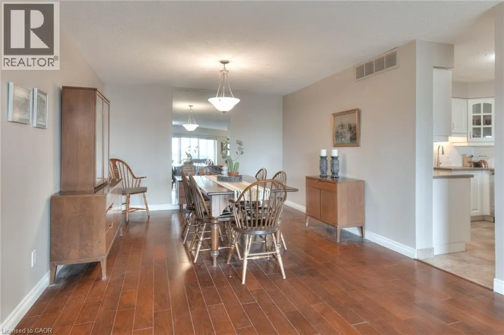 250 GLENRIDGE Drive Unit# 606, #606