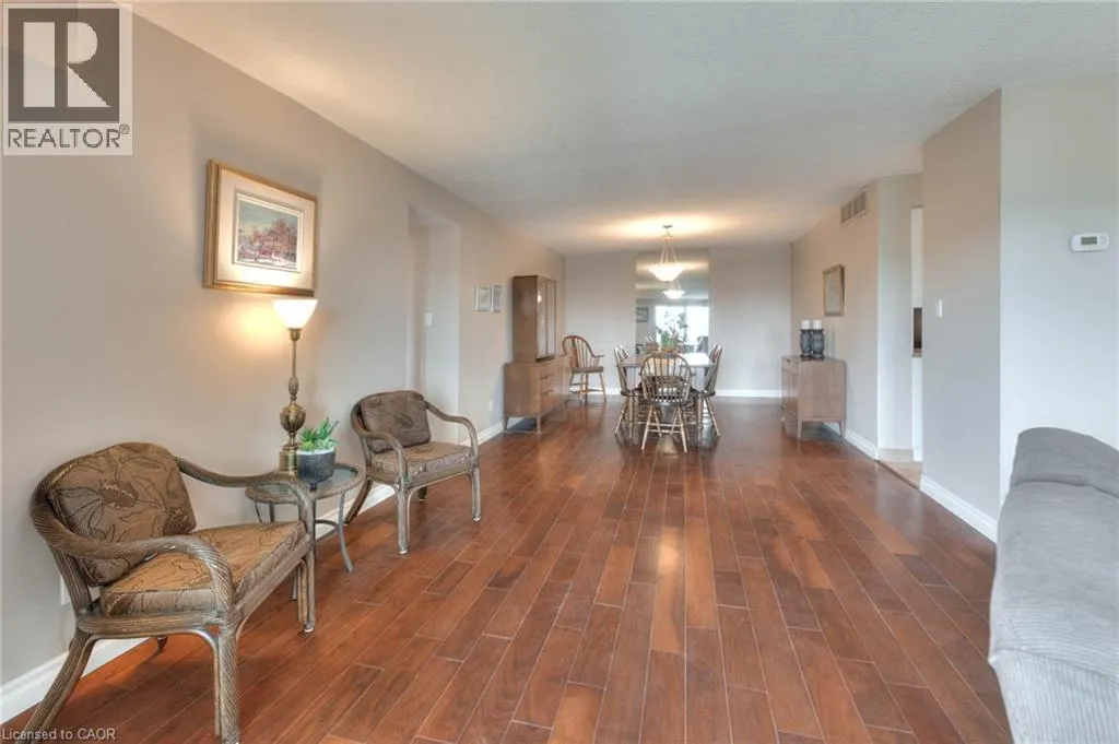 250 GLENRIDGE Drive Unit# 606, #606