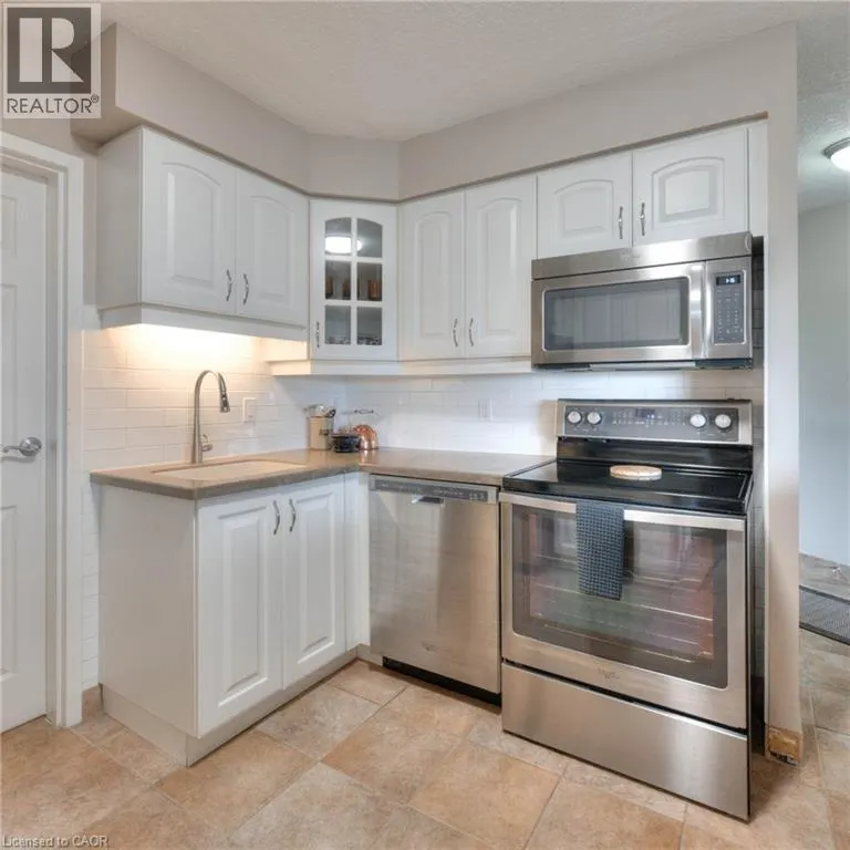 250 GLENRIDGE Drive Unit# 606, #606