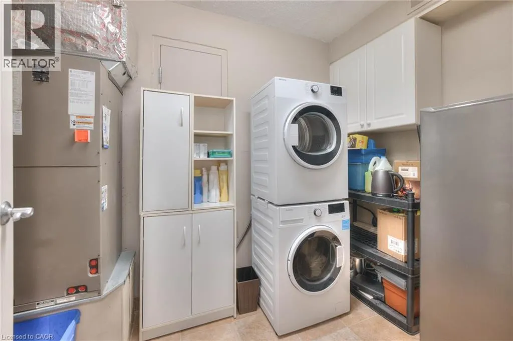 250 GLENRIDGE Drive Unit# 606, #606