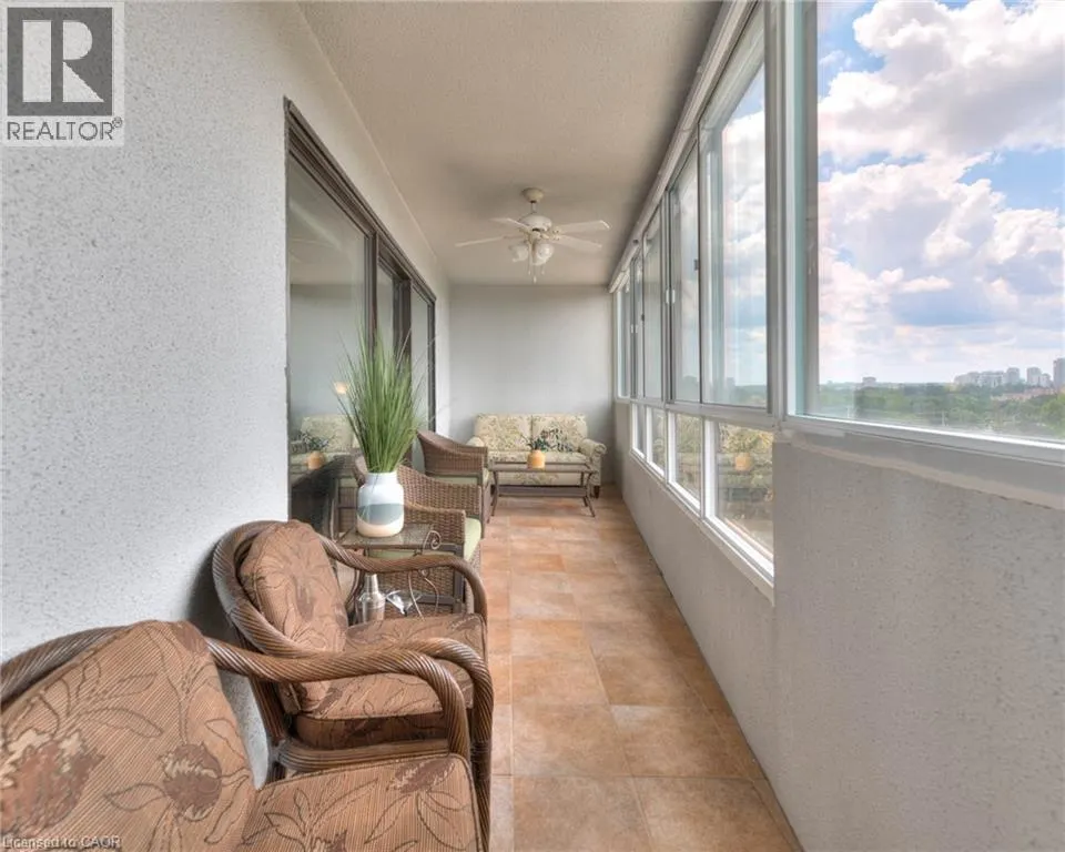 250 GLENRIDGE Drive Unit# 606, #606