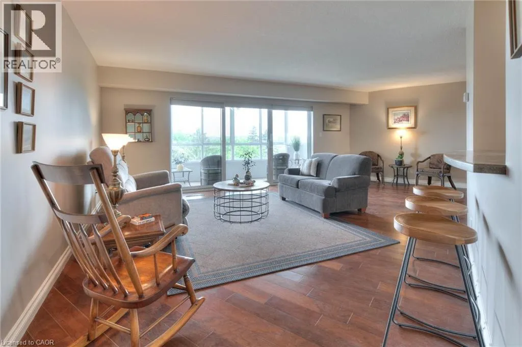 250 GLENRIDGE Drive Unit# 606, #606