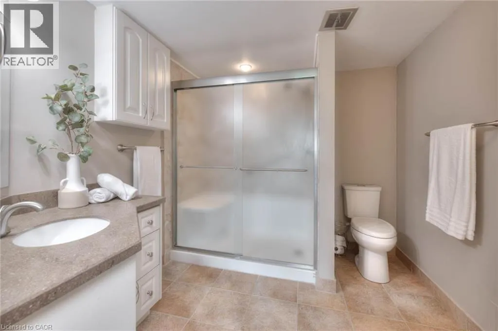 250 GLENRIDGE Drive Unit# 606, #606