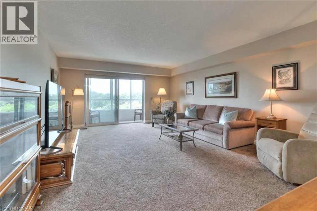 250 GLENRIDGE Drive Unit# 606, #606
