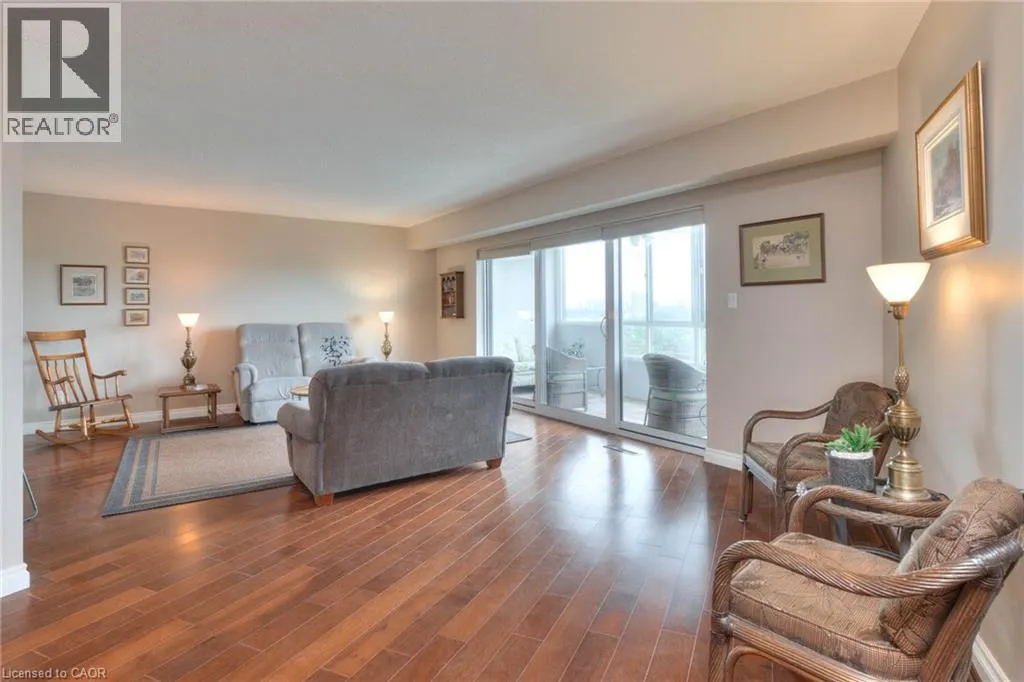 250 GLENRIDGE Drive Unit# 606, #606