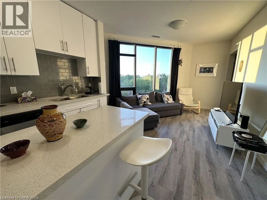 690 KING Street W Unit# 524, #524