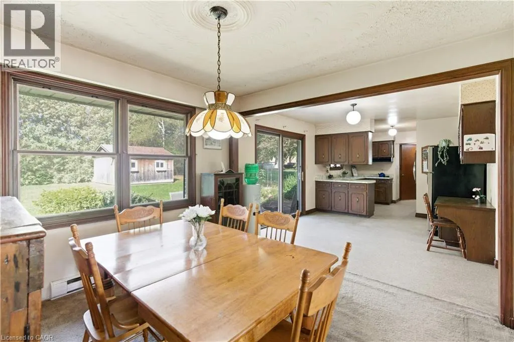 1043 SAFARI Road