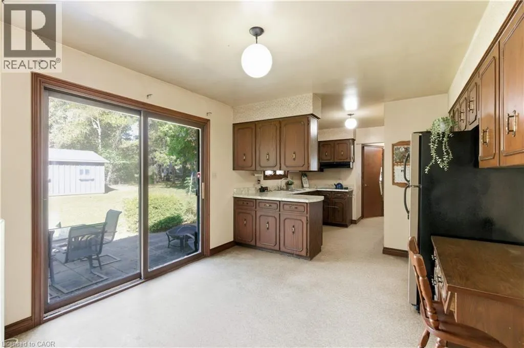 1043 SAFARI Road