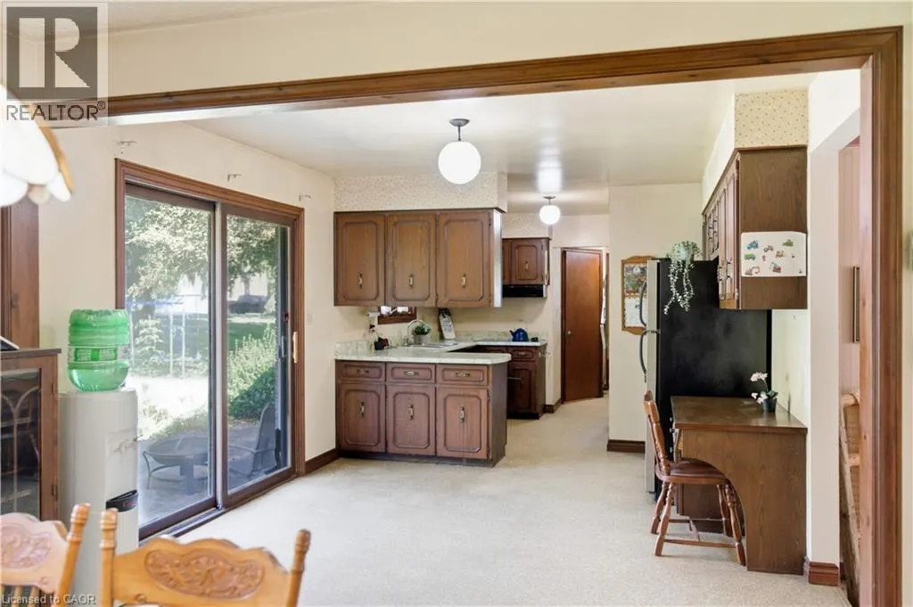 1043 SAFARI Road