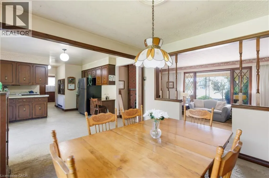 1043 SAFARI Road