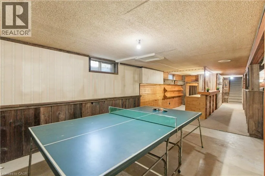 1043 SAFARI Road
