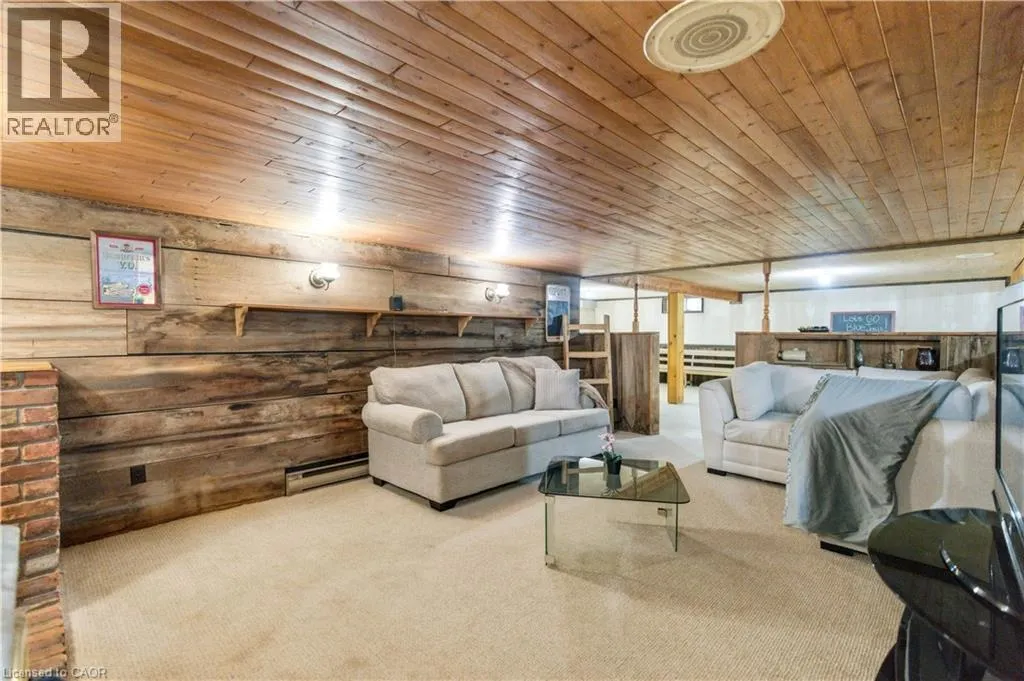 1043 SAFARI Road