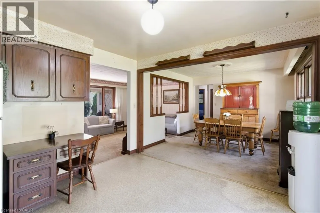 1043 SAFARI Road