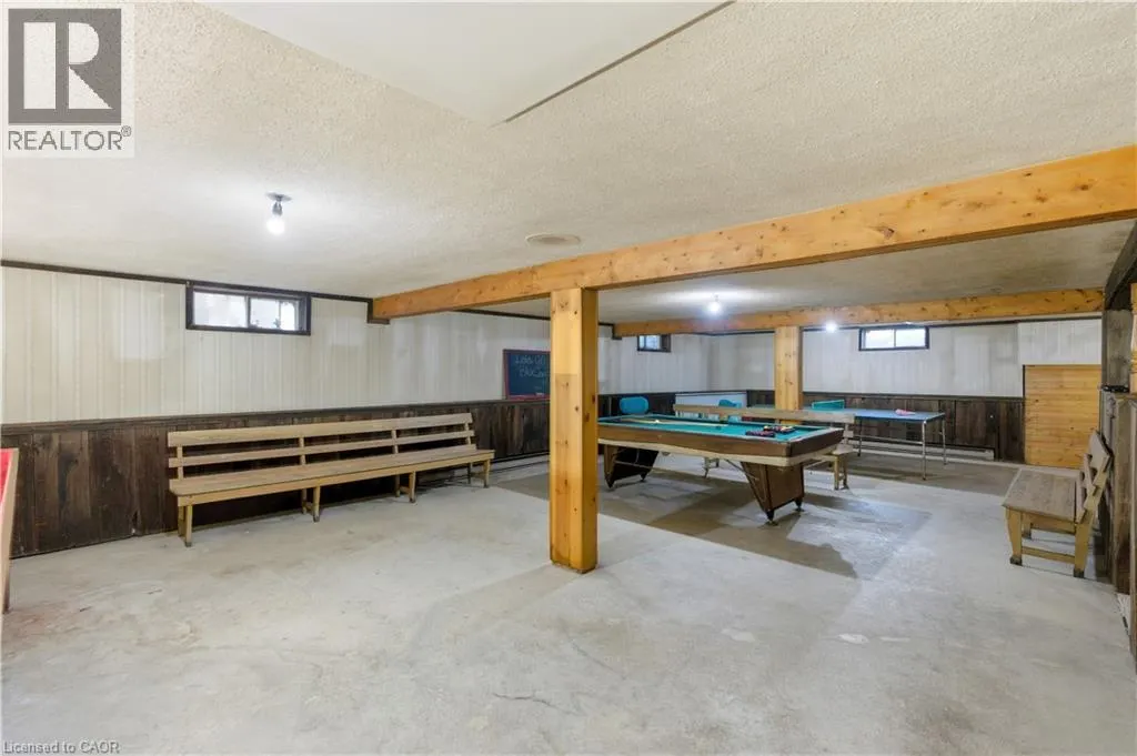 1043 SAFARI Road