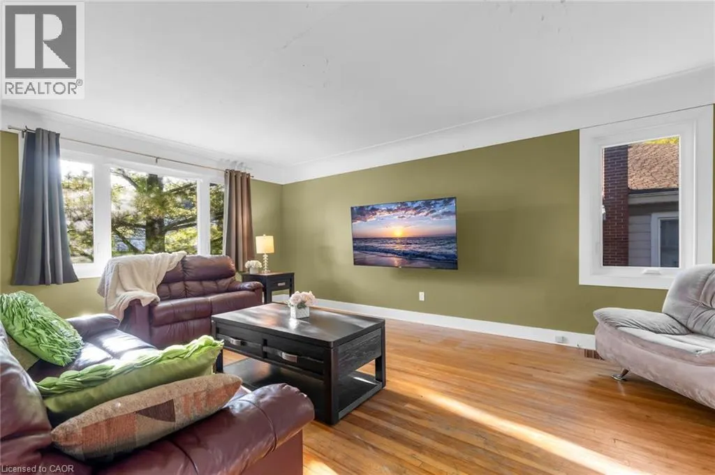 306 WEST 2ND Street