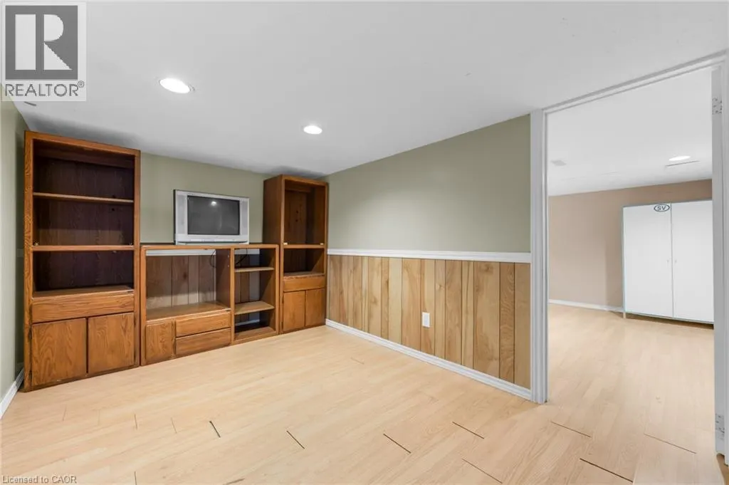 306 WEST 2ND Street