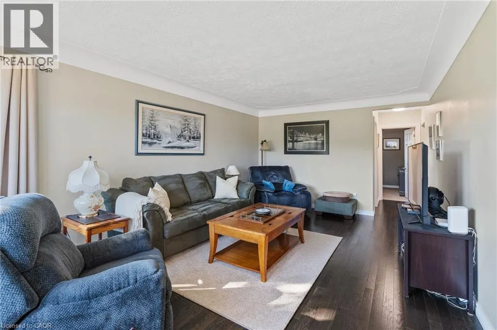 18 LAIDLAW Street