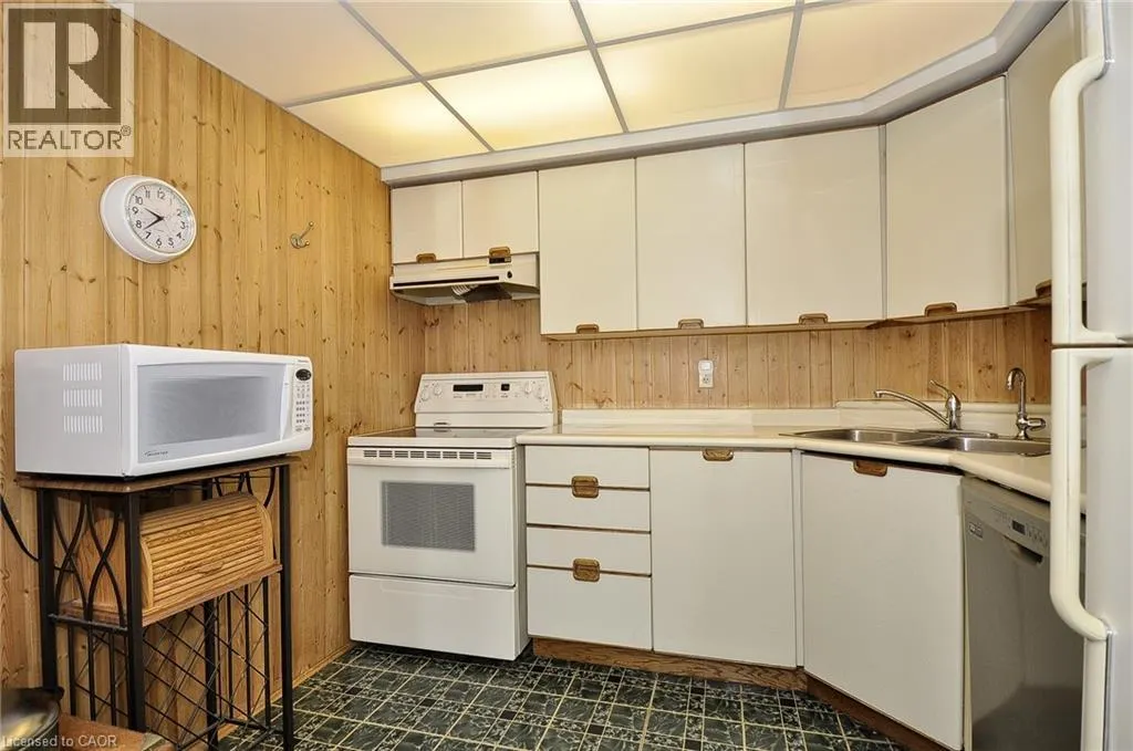 237 KING Street W Unit# 1210, #1210