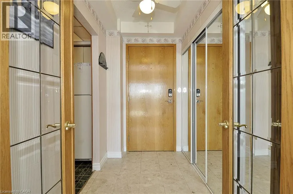 237 KING Street W Unit# 1210, #1210