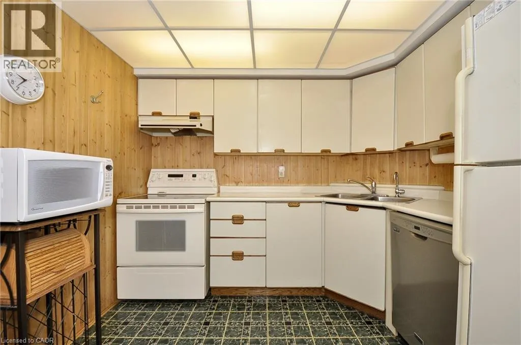 237 KING Street W Unit# 1210, #1210