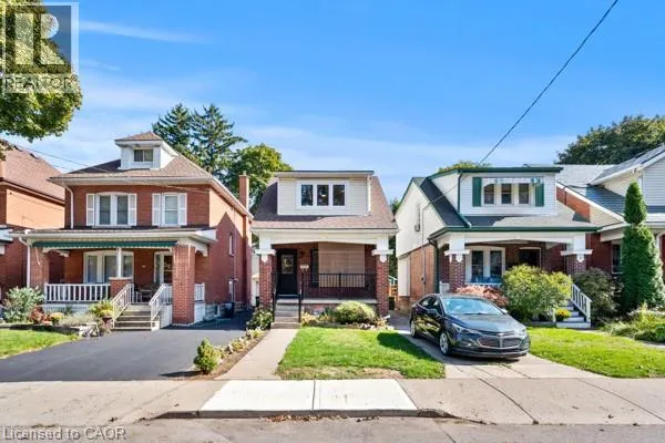 105 ROTHSAY Avenue