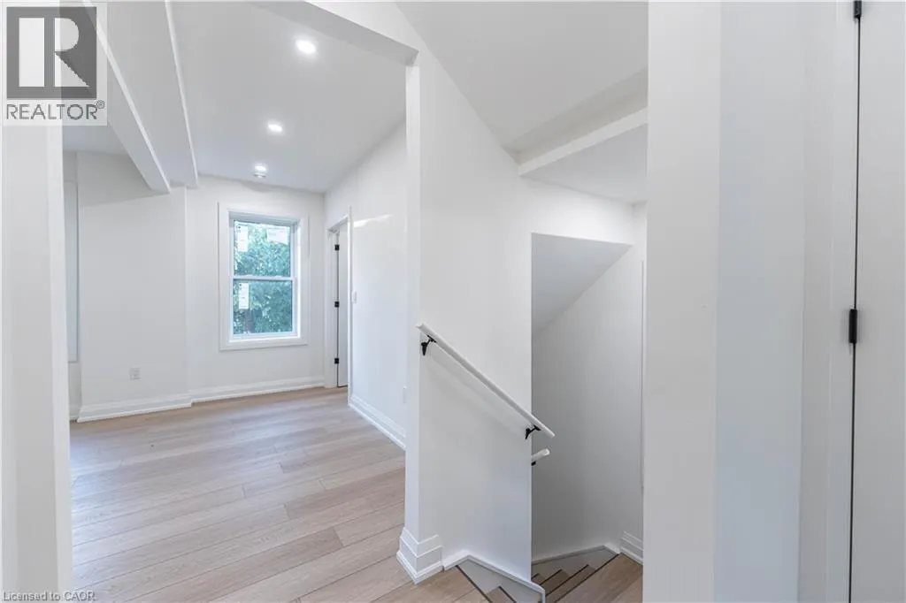 10 BAY Avenue Unit# 2, #2