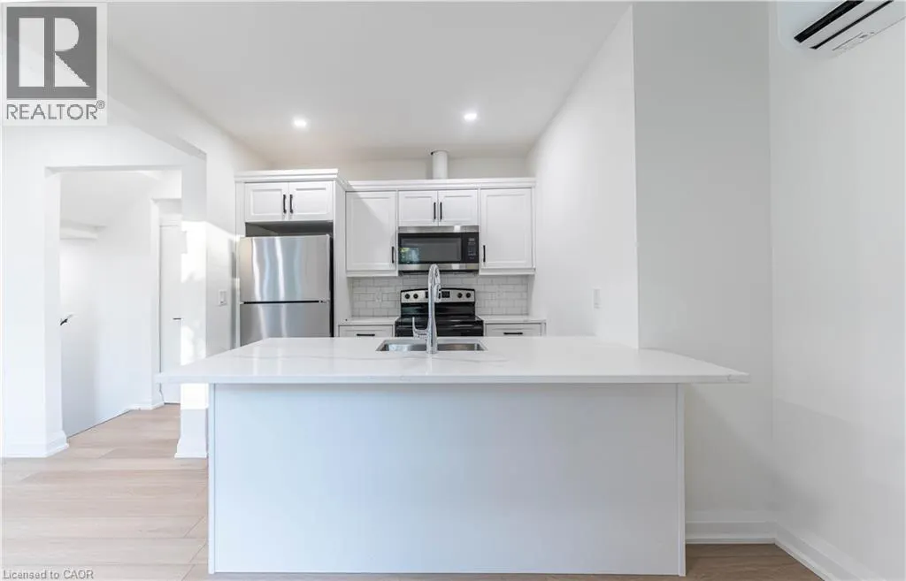 10 BAY Avenue Unit# 2, #2