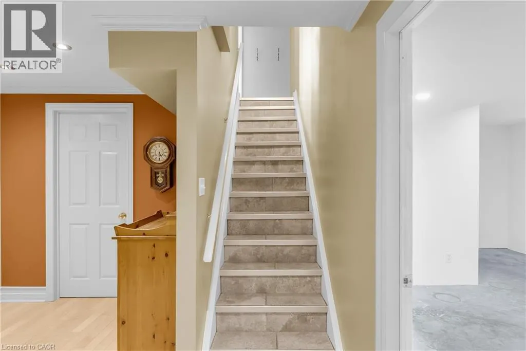 214 DARTMOOR Crescent