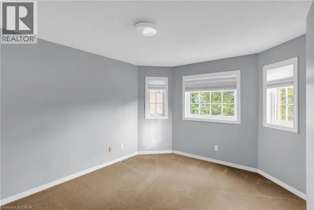214 DARTMOOR Crescent