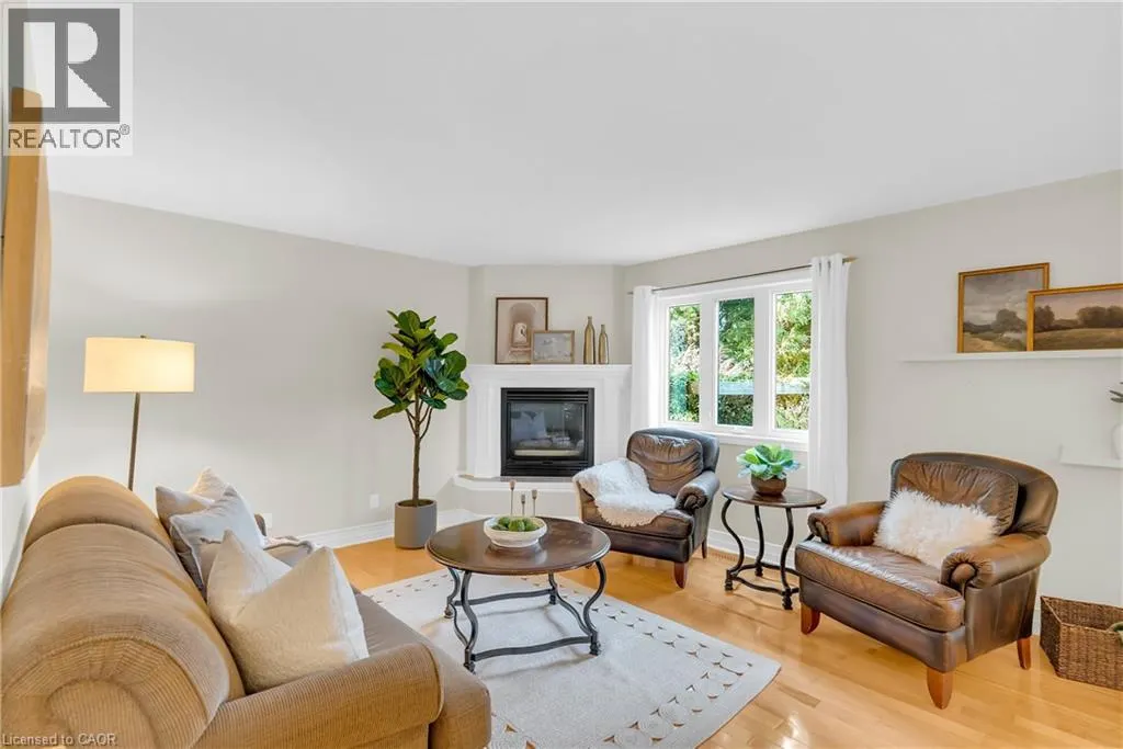 214 DARTMOOR Crescent