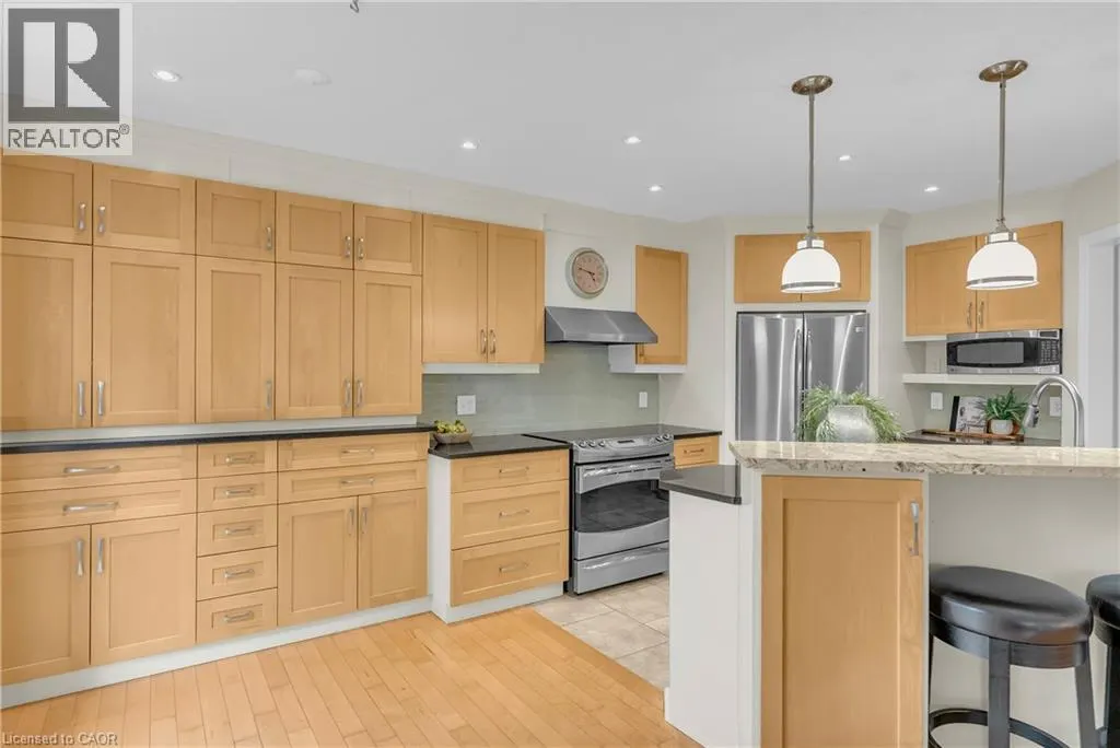 214 DARTMOOR Crescent