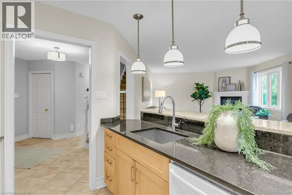214 DARTMOOR Crescent