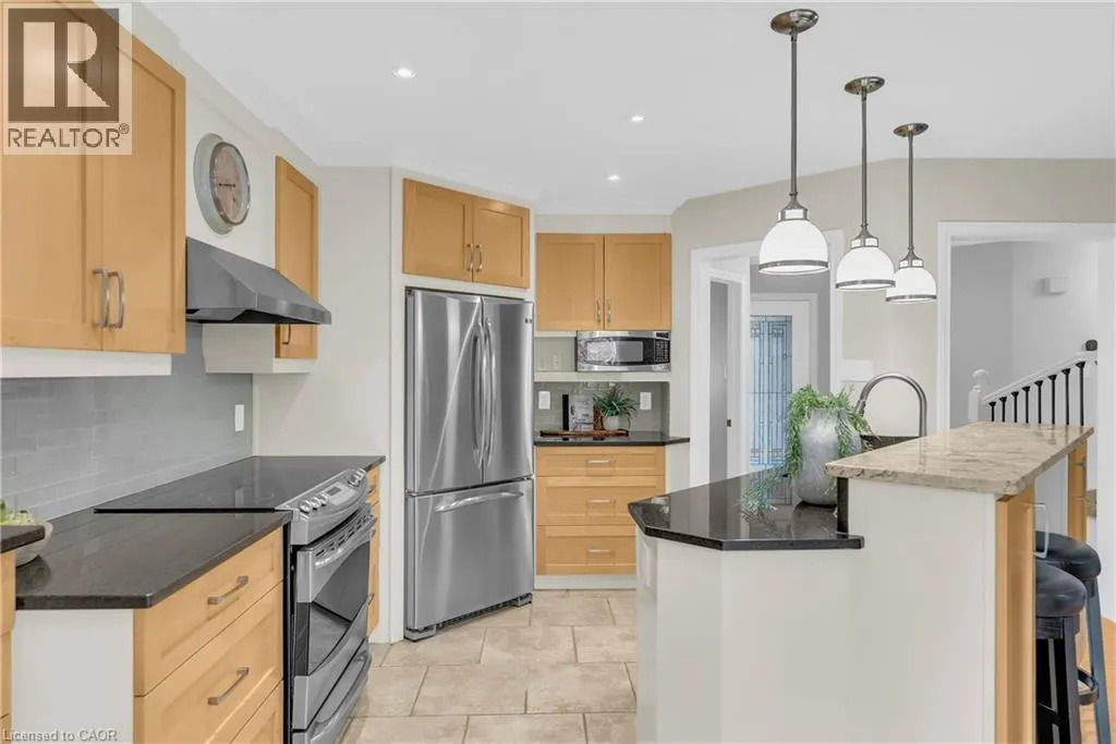 214 DARTMOOR Crescent