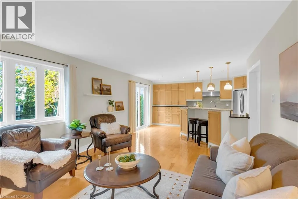 214 DARTMOOR Crescent