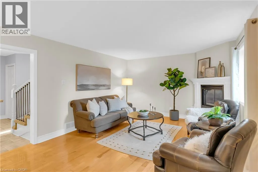214 DARTMOOR Crescent