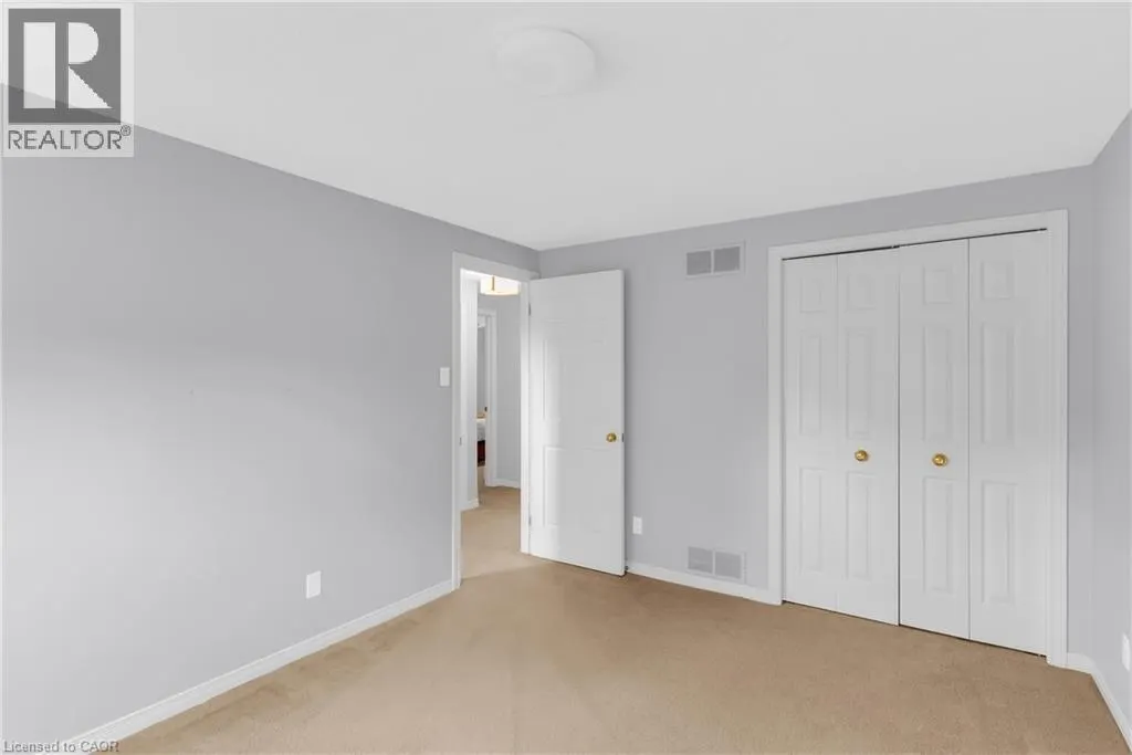 214 DARTMOOR Crescent