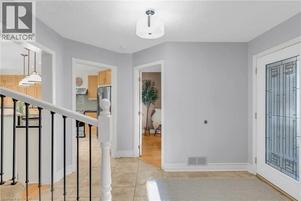 214 DARTMOOR Crescent