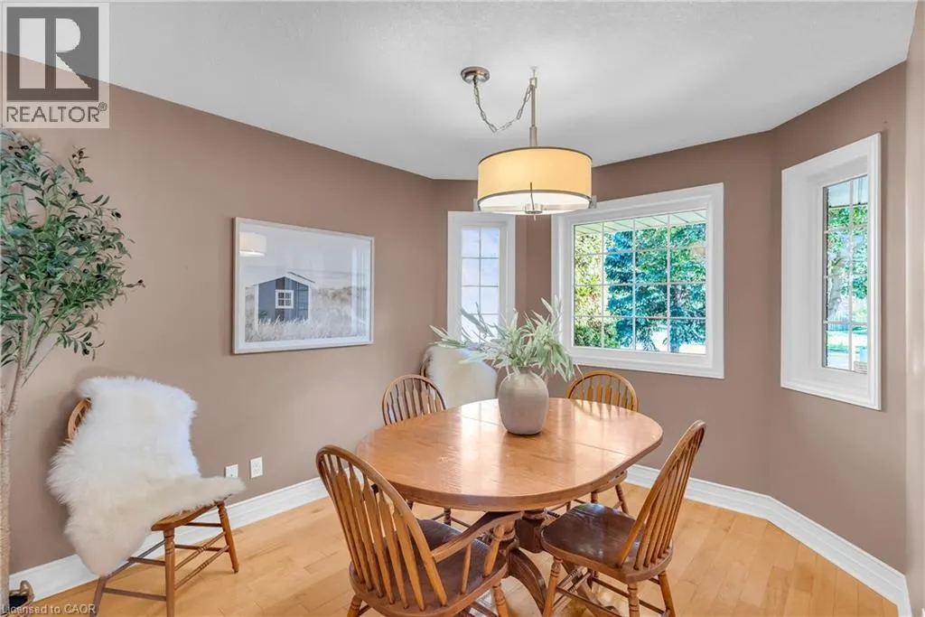 214 DARTMOOR Crescent