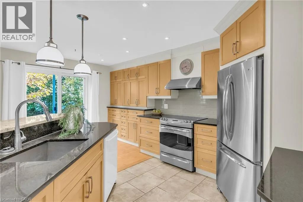 214 DARTMOOR Crescent