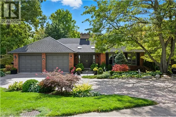 9 MAYS Crescent