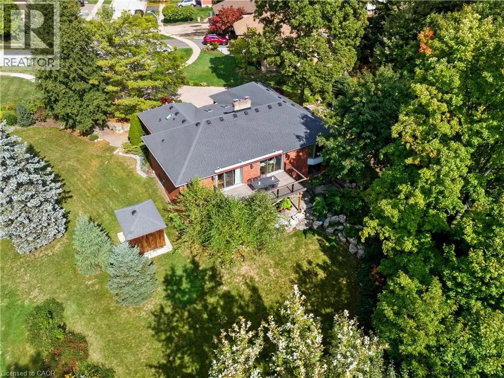 9 MAYS Crescent