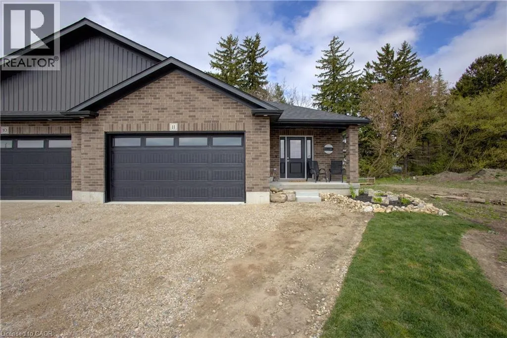 11 MALCOLM Crescent