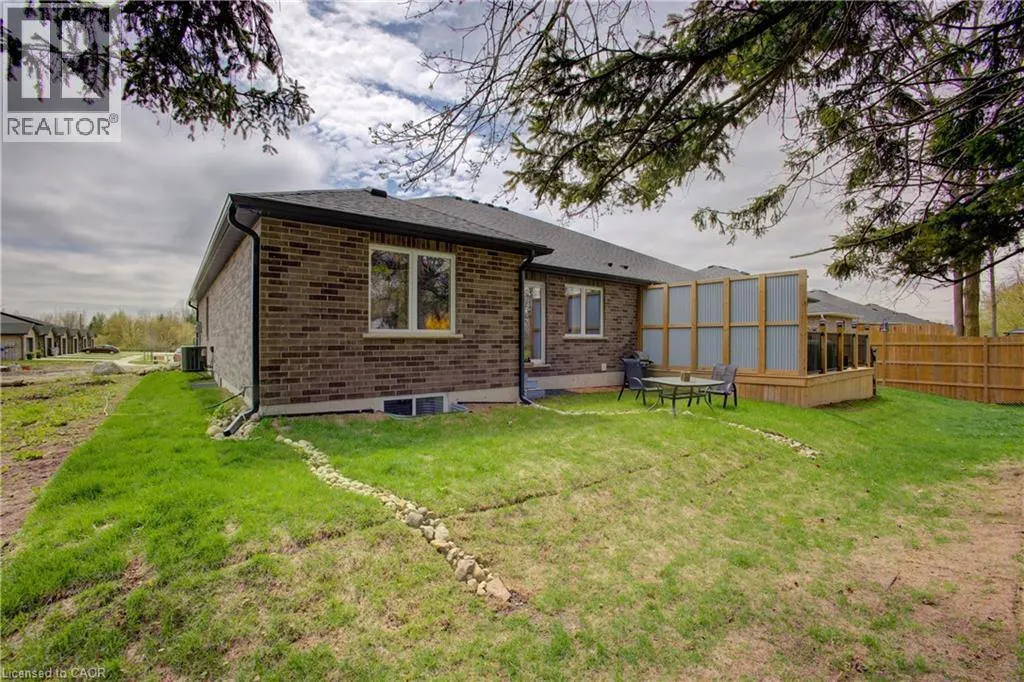 11 MALCOLM Crescent