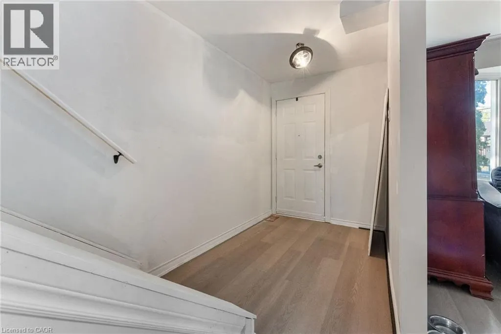 2700 BARTON Street E Unit# 7, #7